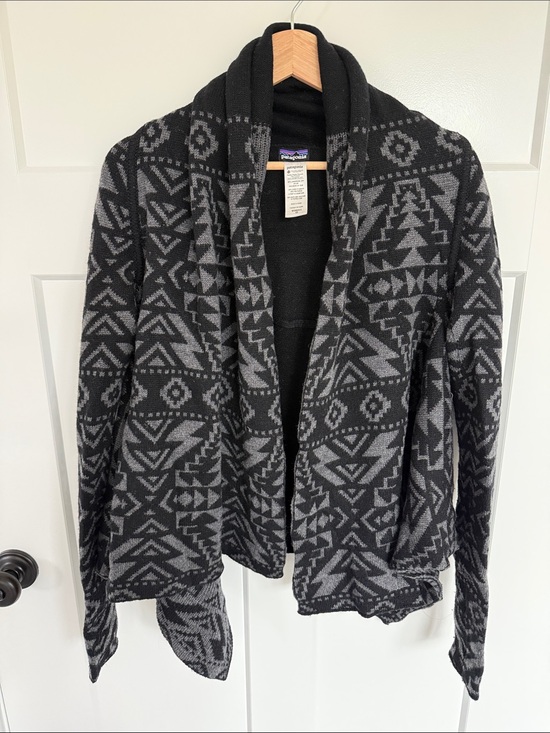 Patagonia Sweaters - Patagonia Black & Gray Geometric Open-Front Cardigan